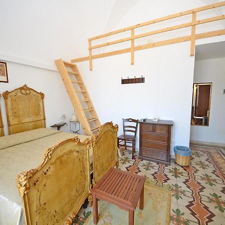 Casa Branca Bed & Breakfast กาสตริญาโน เดล กาโป ภายนอก รูปภาพ