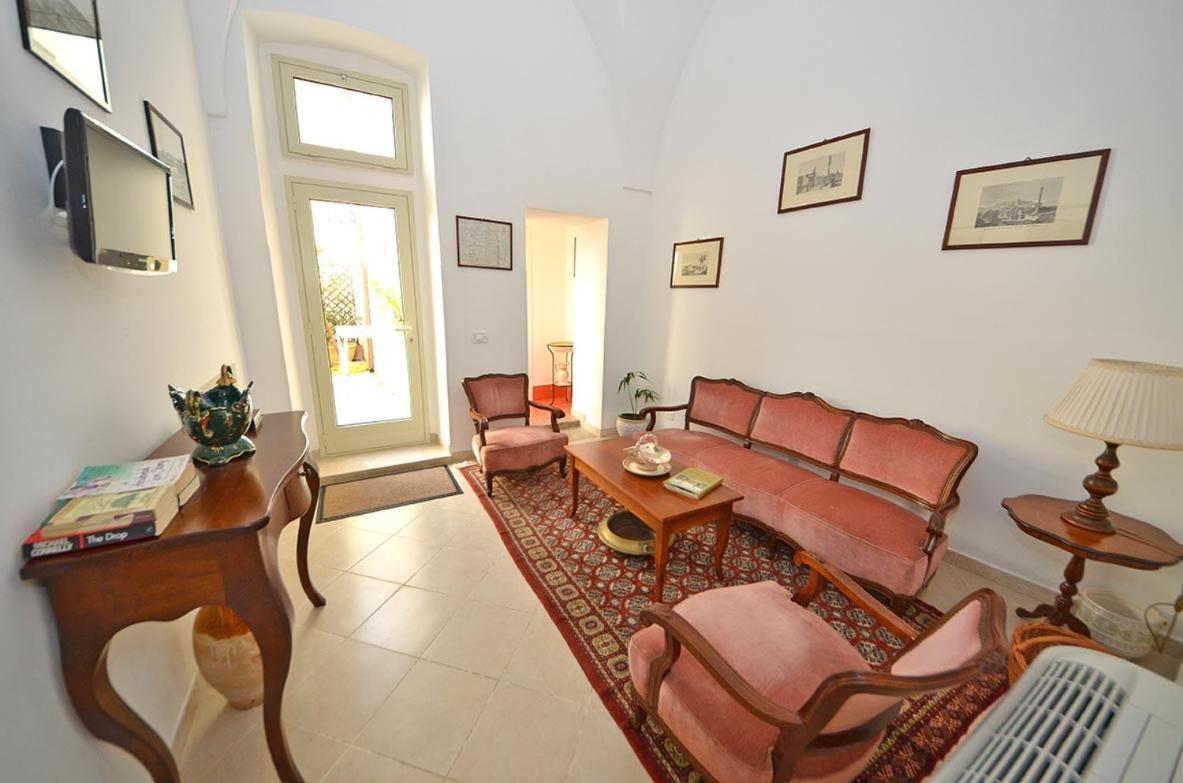 Casa Branca Bed & Breakfast กาสตริญาโน เดล กาโป ภายนอก รูปภาพ