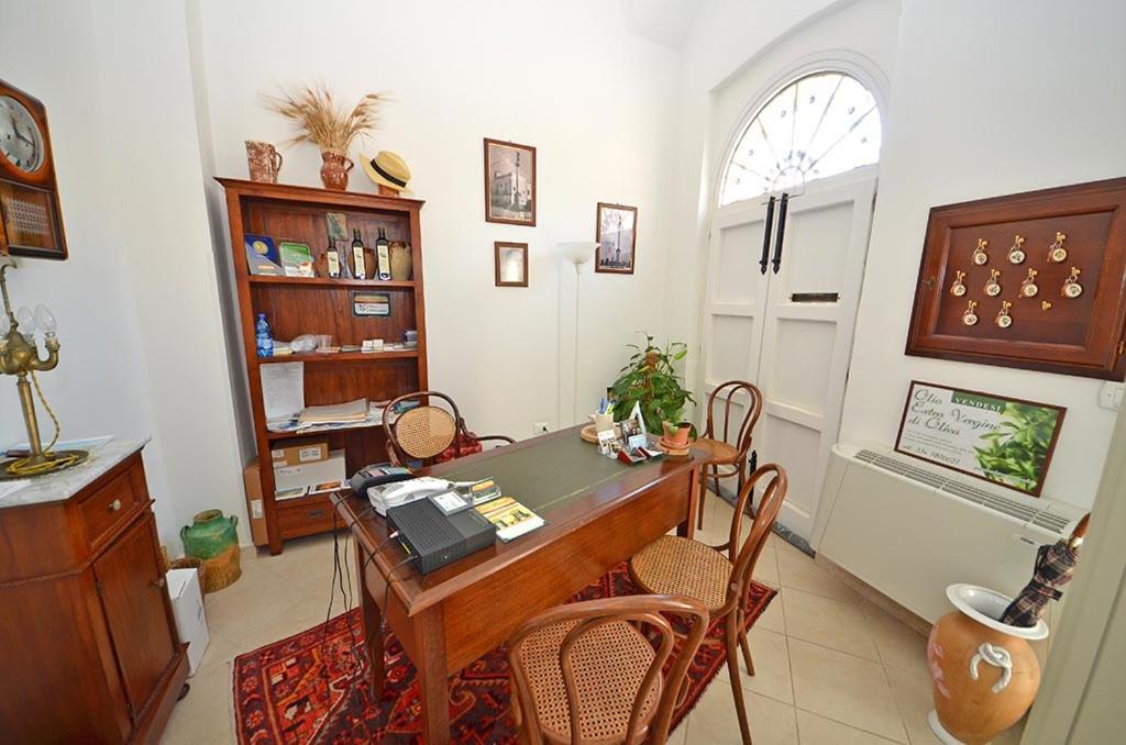 Casa Branca Bed & Breakfast กาสตริญาโน เดล กาโป ภายนอก รูปภาพ